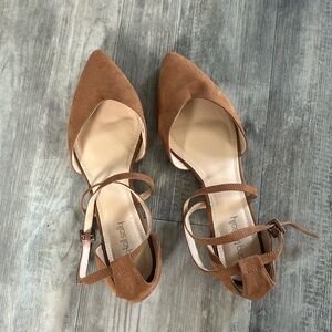 pointed toe ankle-strap flats
